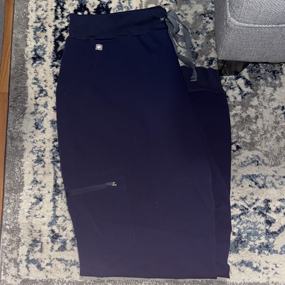 FIGS SCRUB SET-Navy blue. pants size large, top size medium. Worn once - Picture 4 of 6